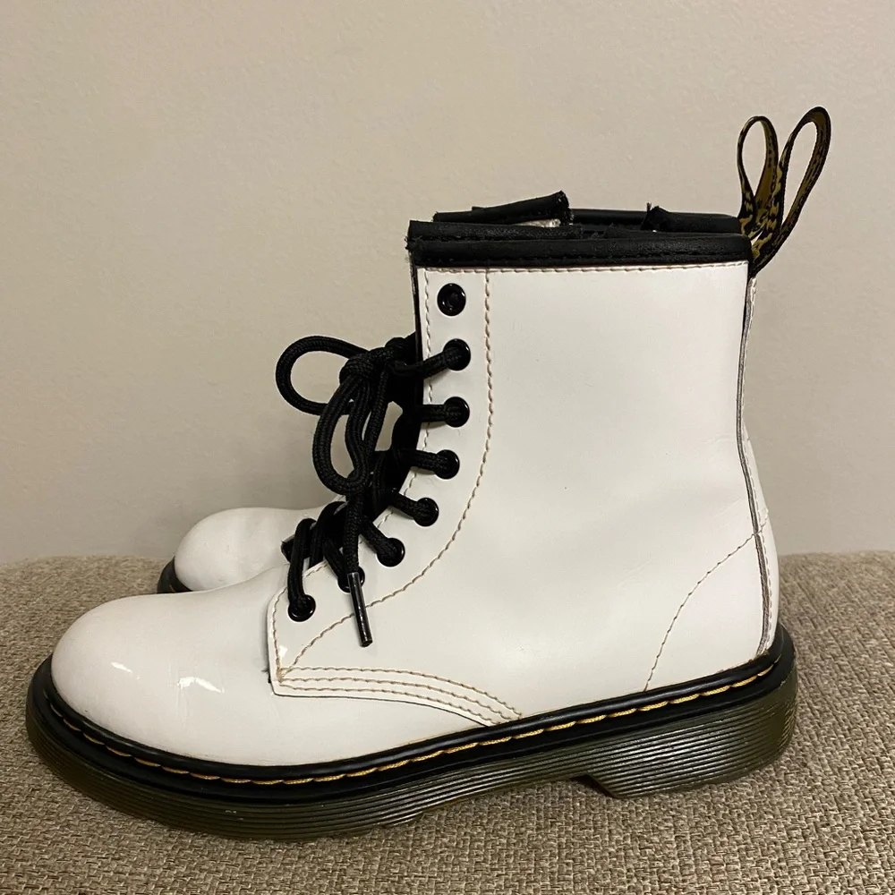 Dr. Martens Combs Little Kid Boot in White Patent Leather